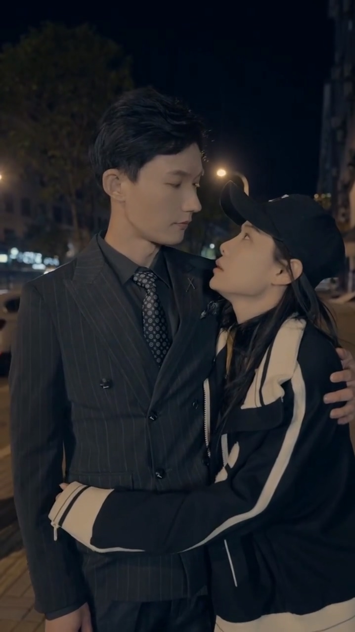 重生暖爱：权少跟我走 第01集